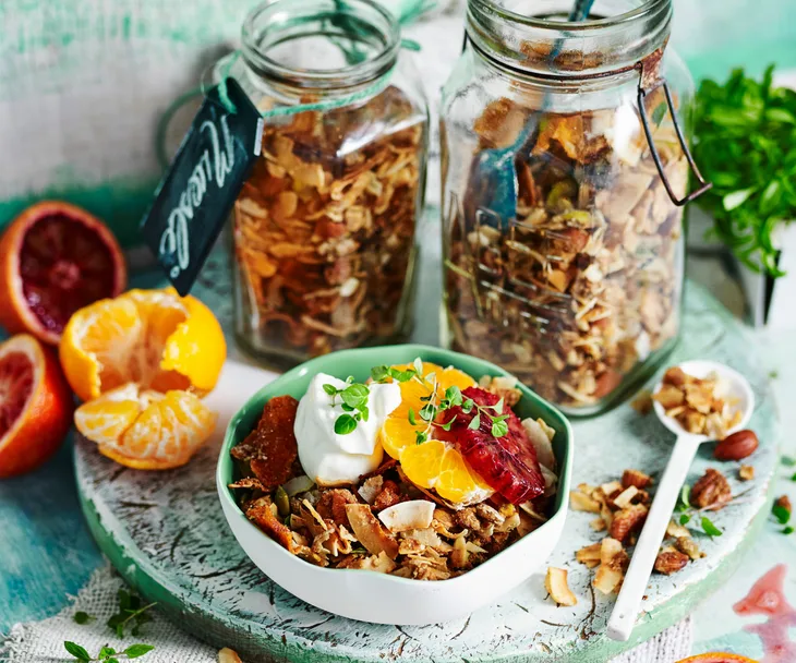 Gluten-free muesli mandarin and cardamom