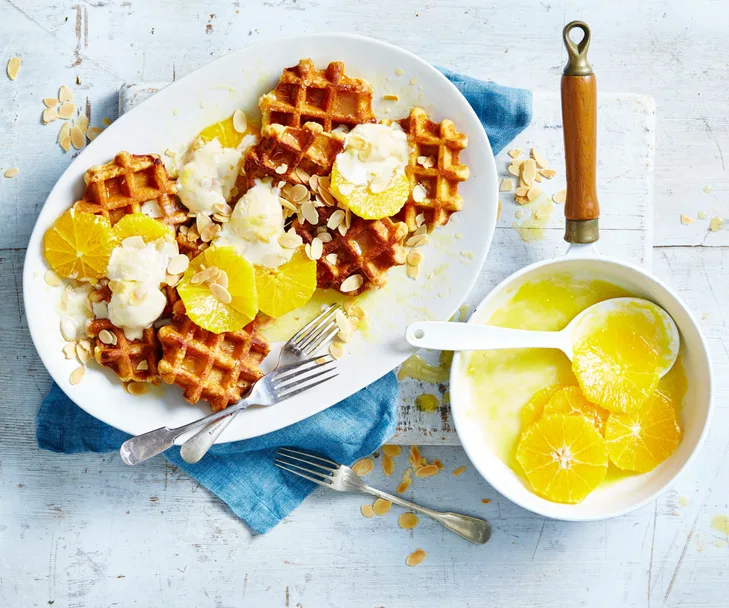 Waffles and ice-cream &agrave; la suzette