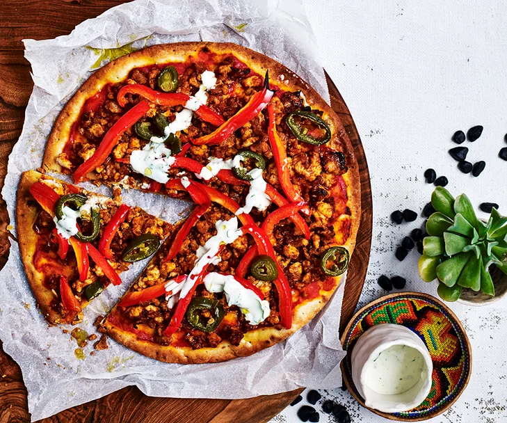 Spiced chicken pizza