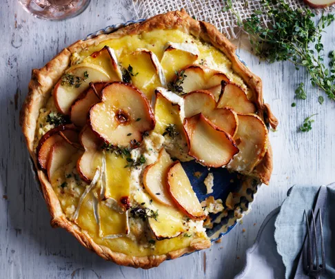 Apple and brie tart