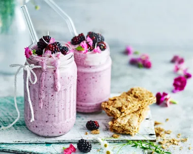 high fibre mixed berry smoothie