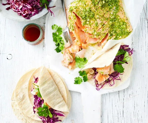 Pulled salmon tortillas with red cabbage slaw