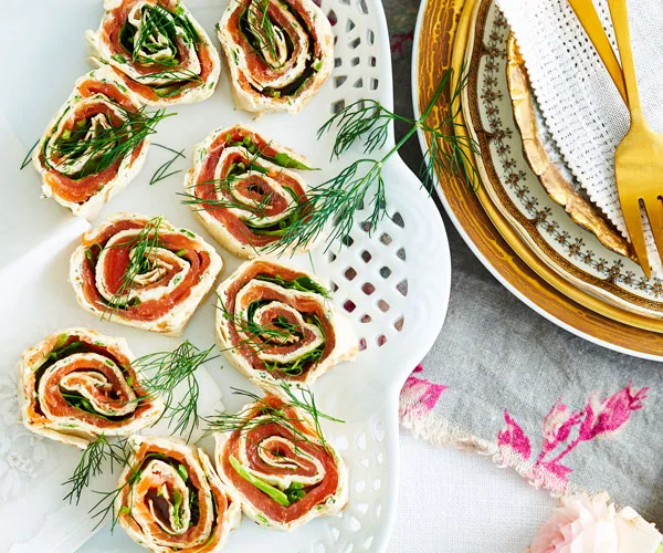 smoked salmon pinwheel sandwiches