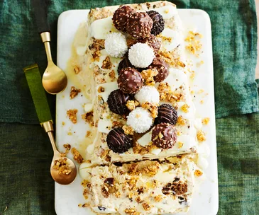 Ice-cream Christmas pudding log
