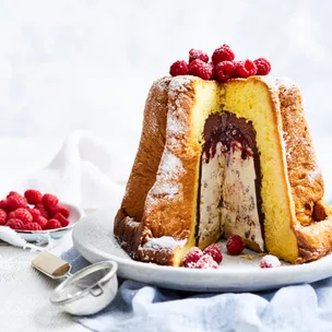 Chocolate hazelnut ice-cream pandoro