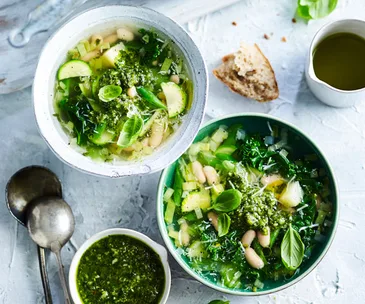 Green minestrone with pesto