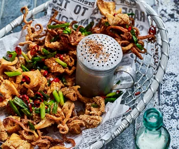 Salt and pepper baby squid