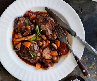 braised beef cheeks in red wine