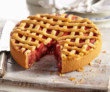 Caramelised apple and rhubarb pie