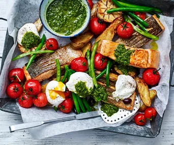 Salmon Niçoise tray bake