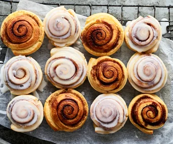 Pie-maker cinnamon scrolls