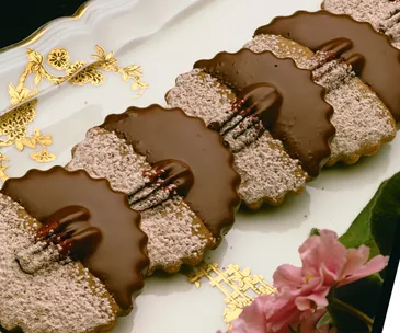 Coffee nut biscuits