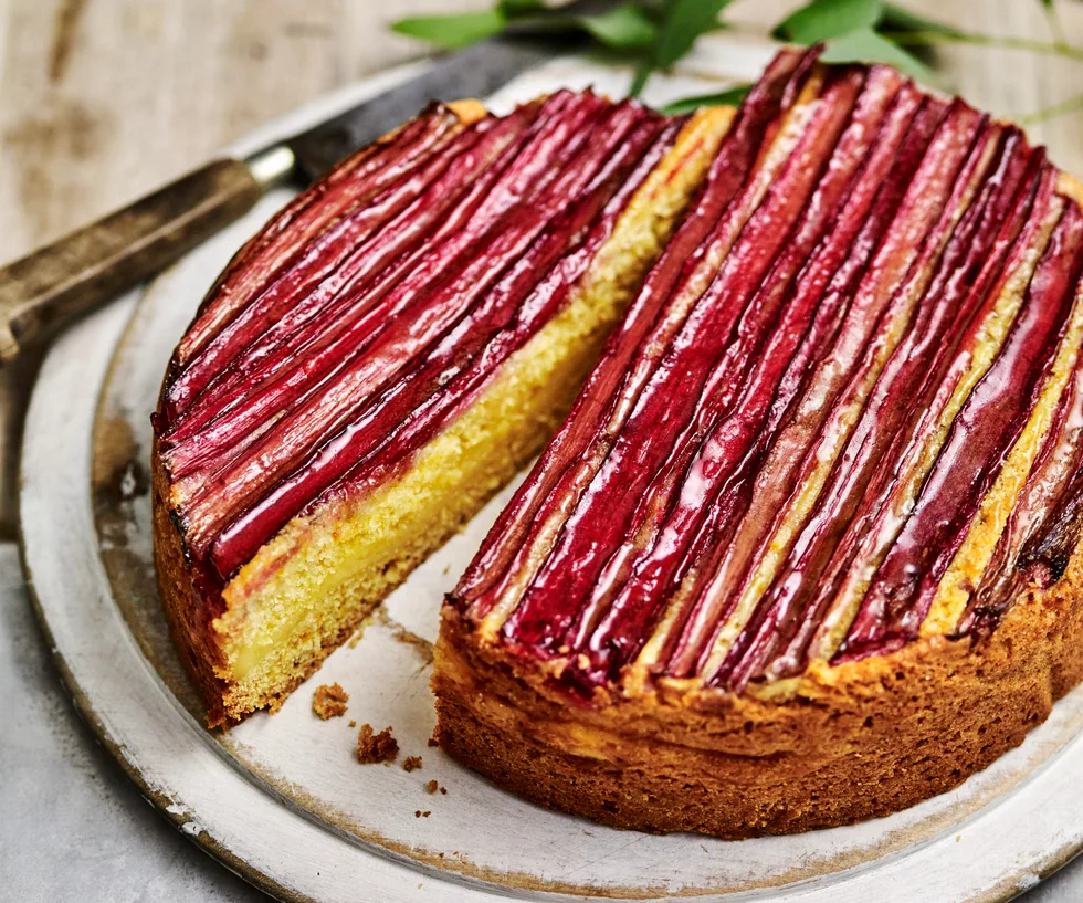 rhubarb custard tea cake