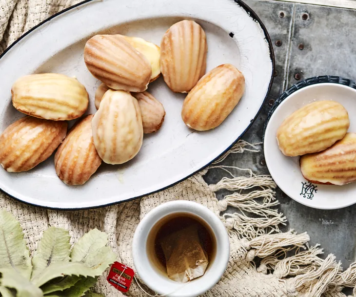 GLAZED LEMON AND VANILLA MADELEINES