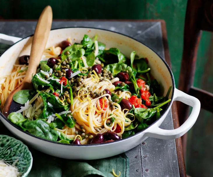 Spinach, tomato and lemon one pot linguine