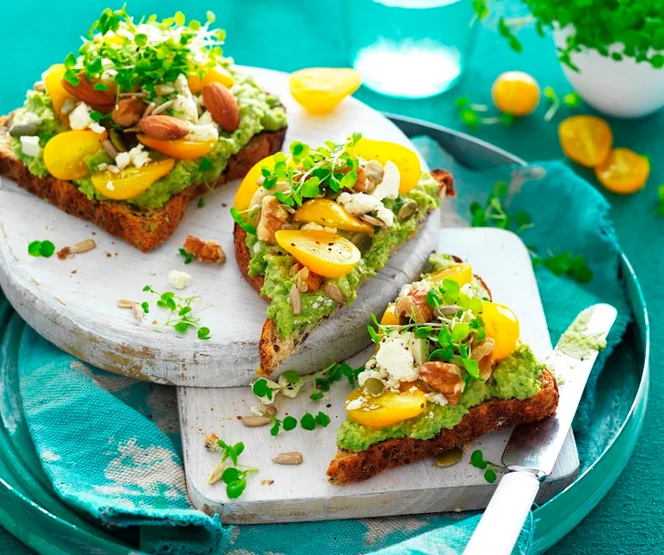 Pea hummus smash toast