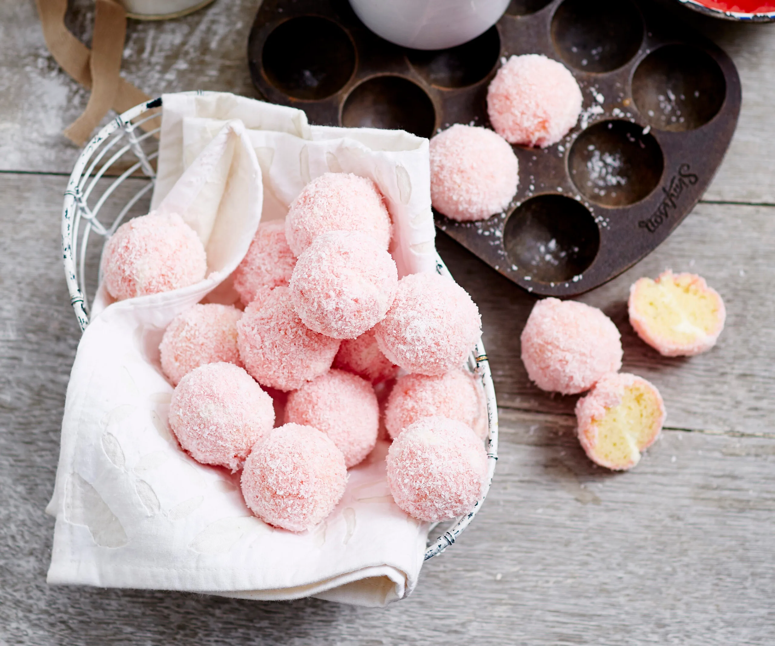 JELLY CAKES