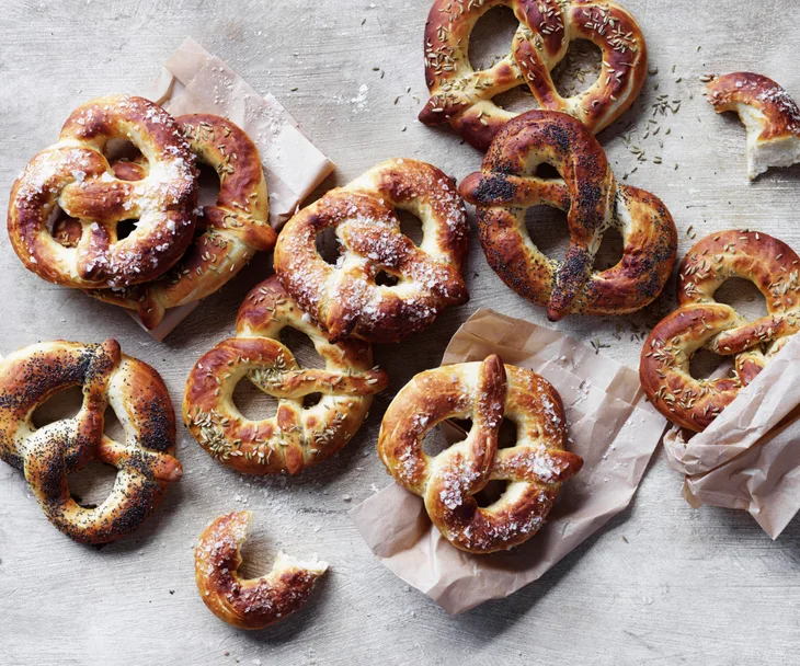 Poppy seed pretzels