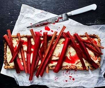 Rhubarb and walnut tart