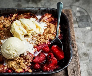 Apple, beetroot and raspberry crumble
