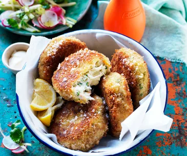 Crab cakes with apple salad