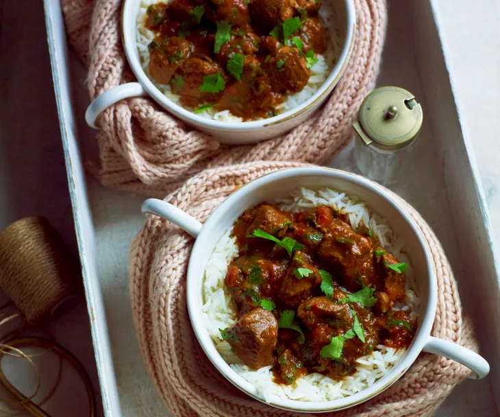 Pressure-cooker lamb in spicy tomato sauce