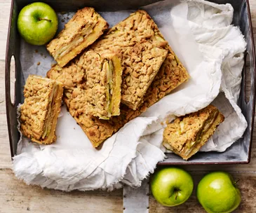 Apple streusel slice