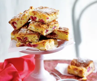 Raspberry and macadamia blondies