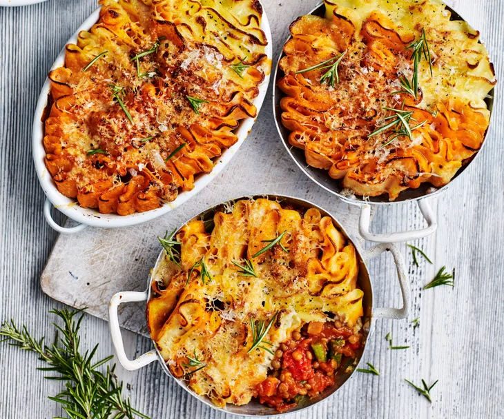 Vegetable and lentil pot pies