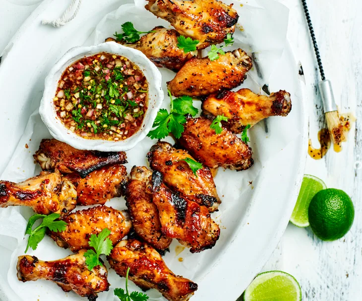 Sticky chicken wings with dipping sauce