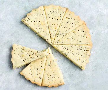 Lemon and poppyseed shortbread