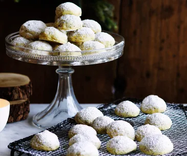 Macadamia wattleseed shortbreads
