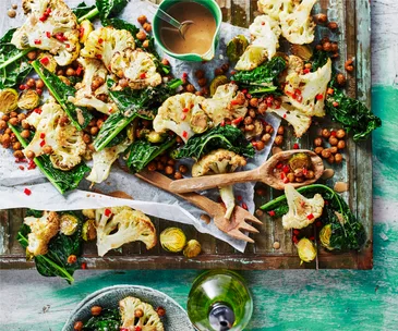 Roasted cauliflower and spiced chickpea salad