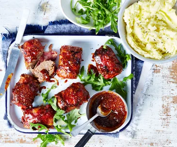 Mini caramelised onion and prosciutto meatloaves