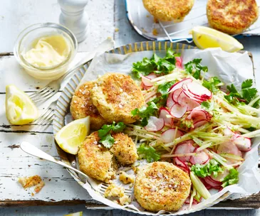 Salmon cakes with apple salad
