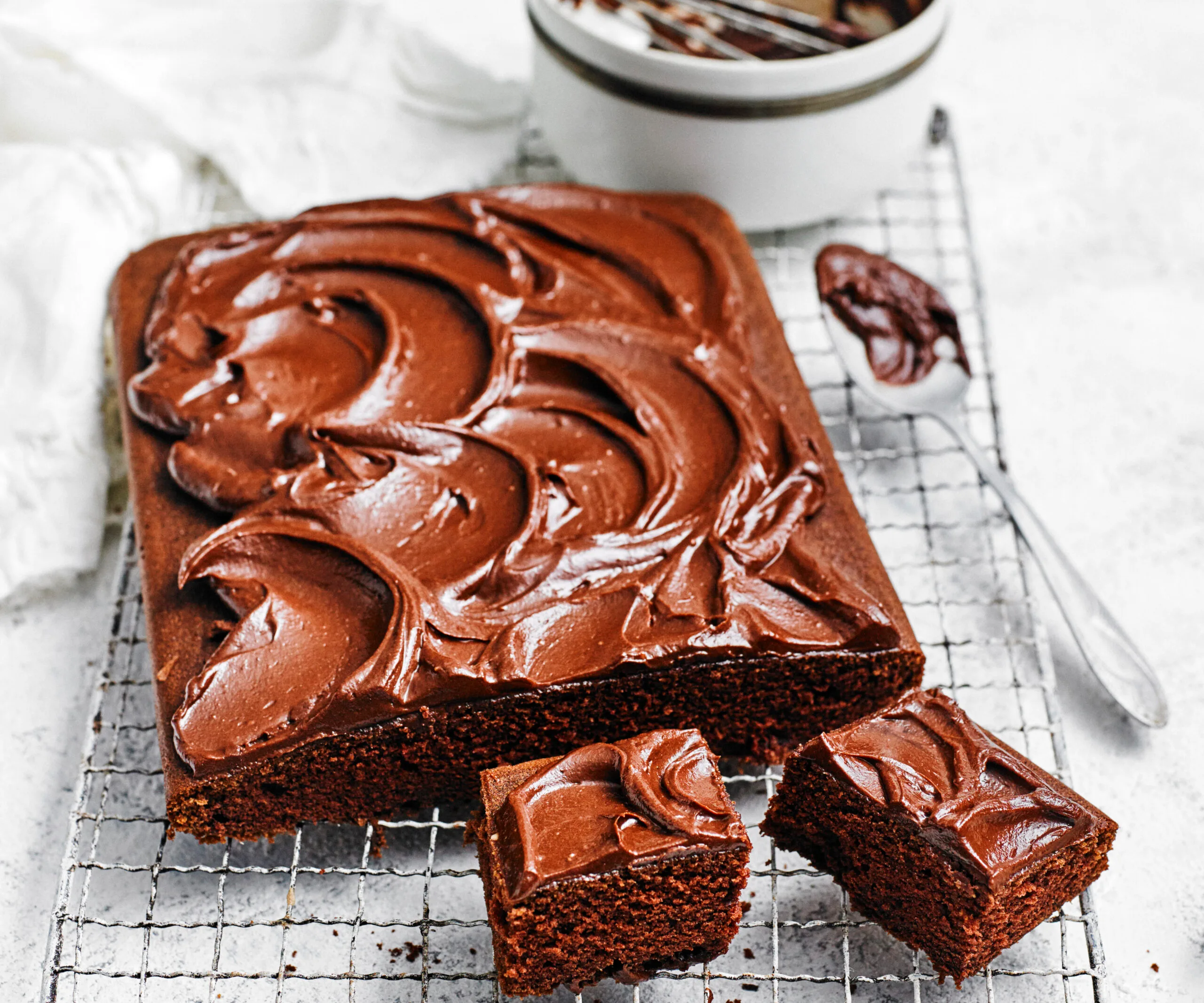 One-bowl chocolate velvet cake