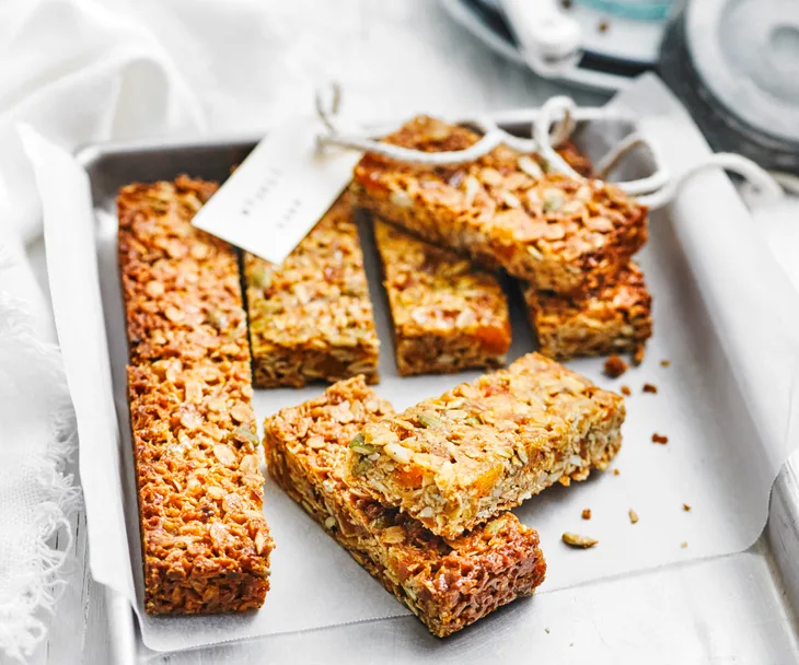 Homemade muesli bars