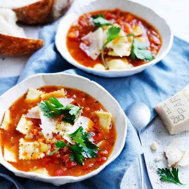 Quick & easy minestrone & ravioli soup