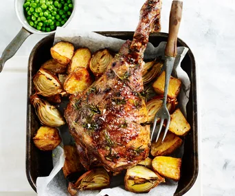 Roast leg of lamb with gravy