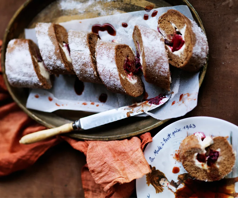 SPICED SPONGE & RHUBARB ROULADE