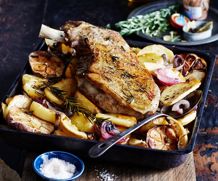 Slow roasted lamb shoulder | Women's Weekly Food