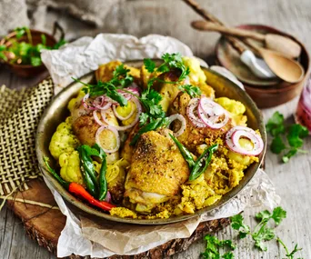 Chicken in turmeric and yoghurt