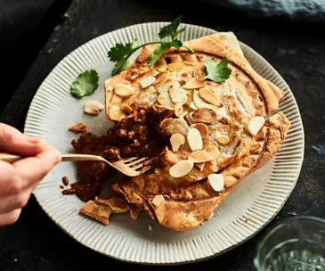 Make butter chicken roti pies in your pie maker