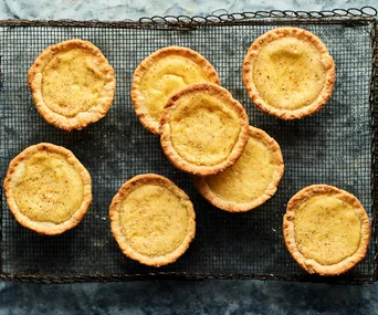 How to make custard tarts in your pie maker