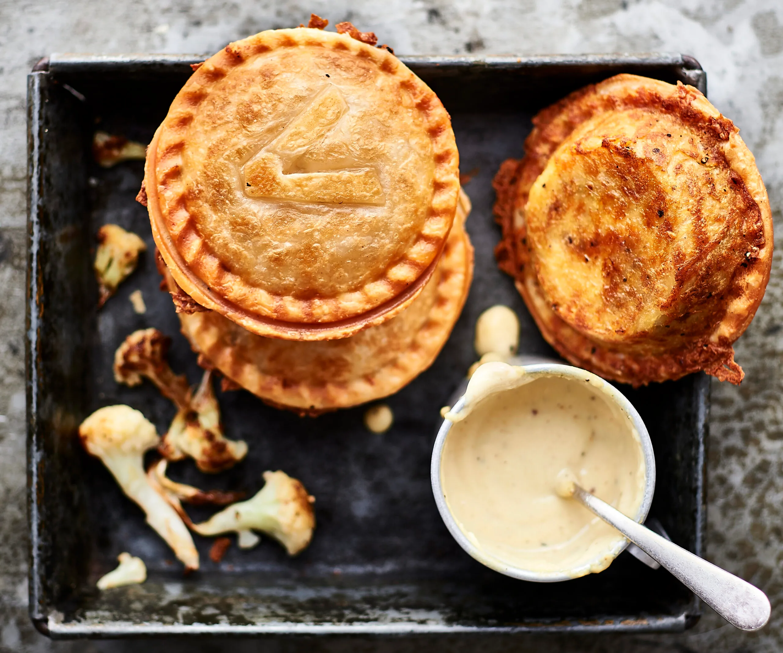How to make vegan cauliflower cheeze pies in your pie maker