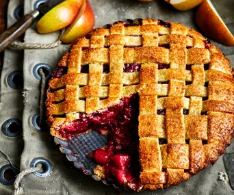 Pear & rhubarb pie
