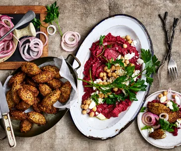 Cauliflower and seeds falafels with beetroot hommus