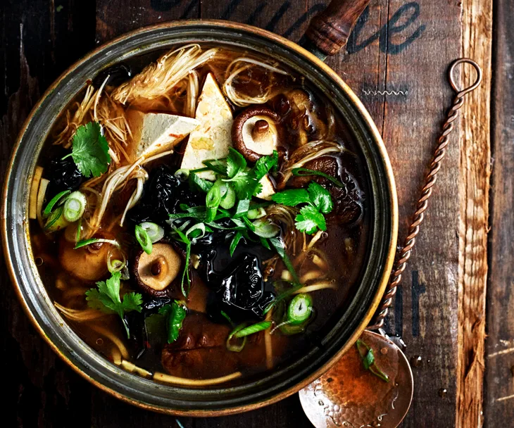 Mushroom hot & sour soup