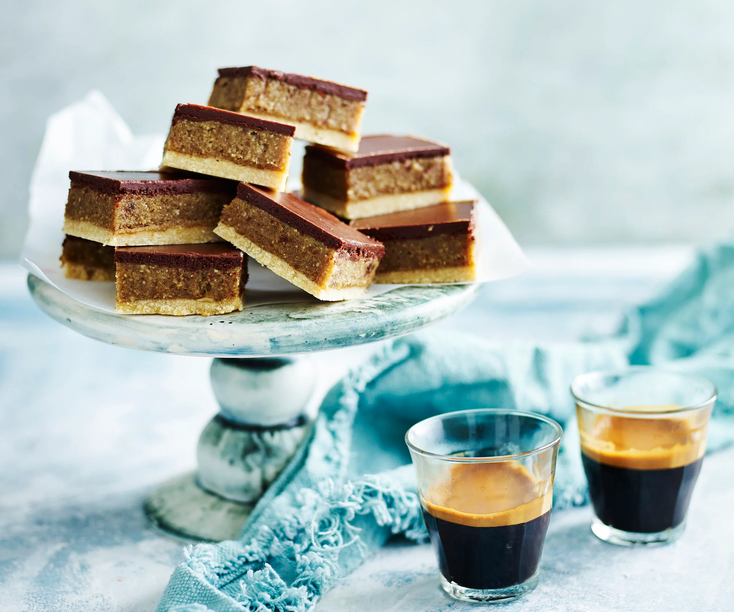 Date and cashew slice