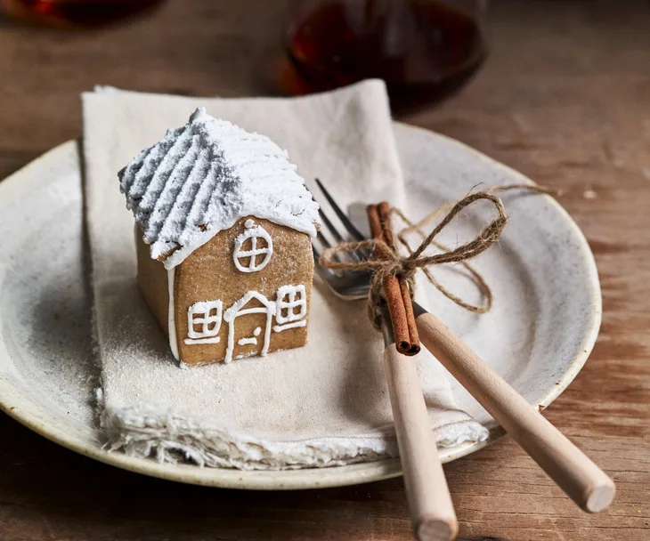 Gluten-free mini gingerbread houses